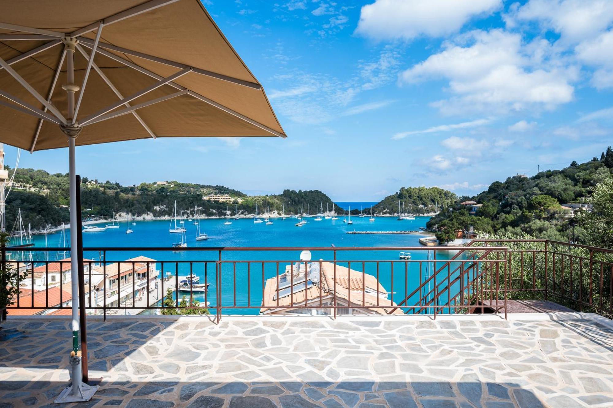 Agaloula Centrally Located Apartments, Lakka Exterior photo