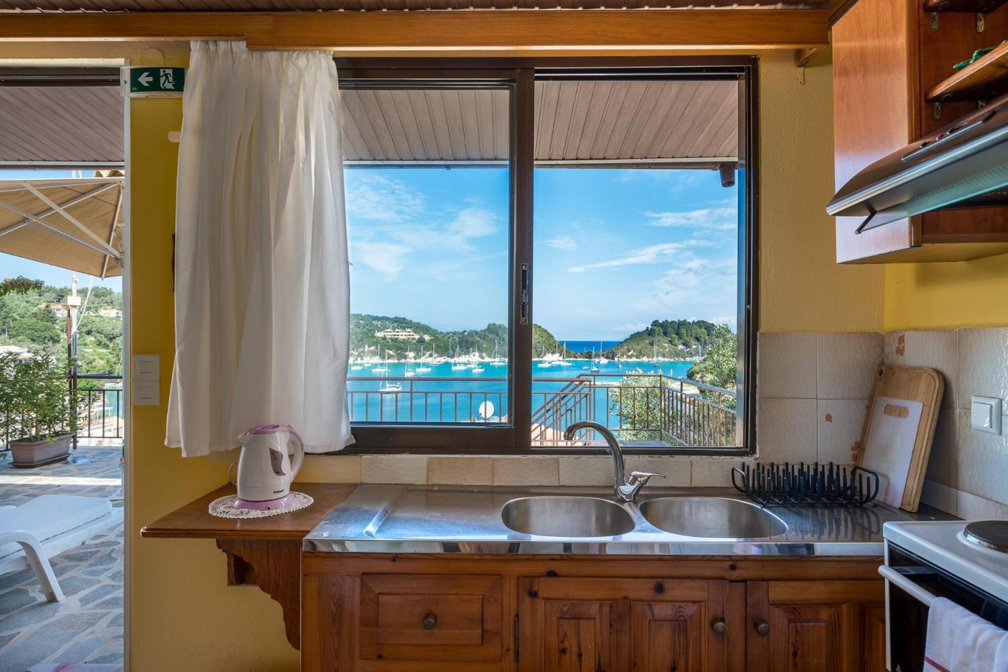 Agaloula Centrally Located Apartments, Lakka Exterior photo